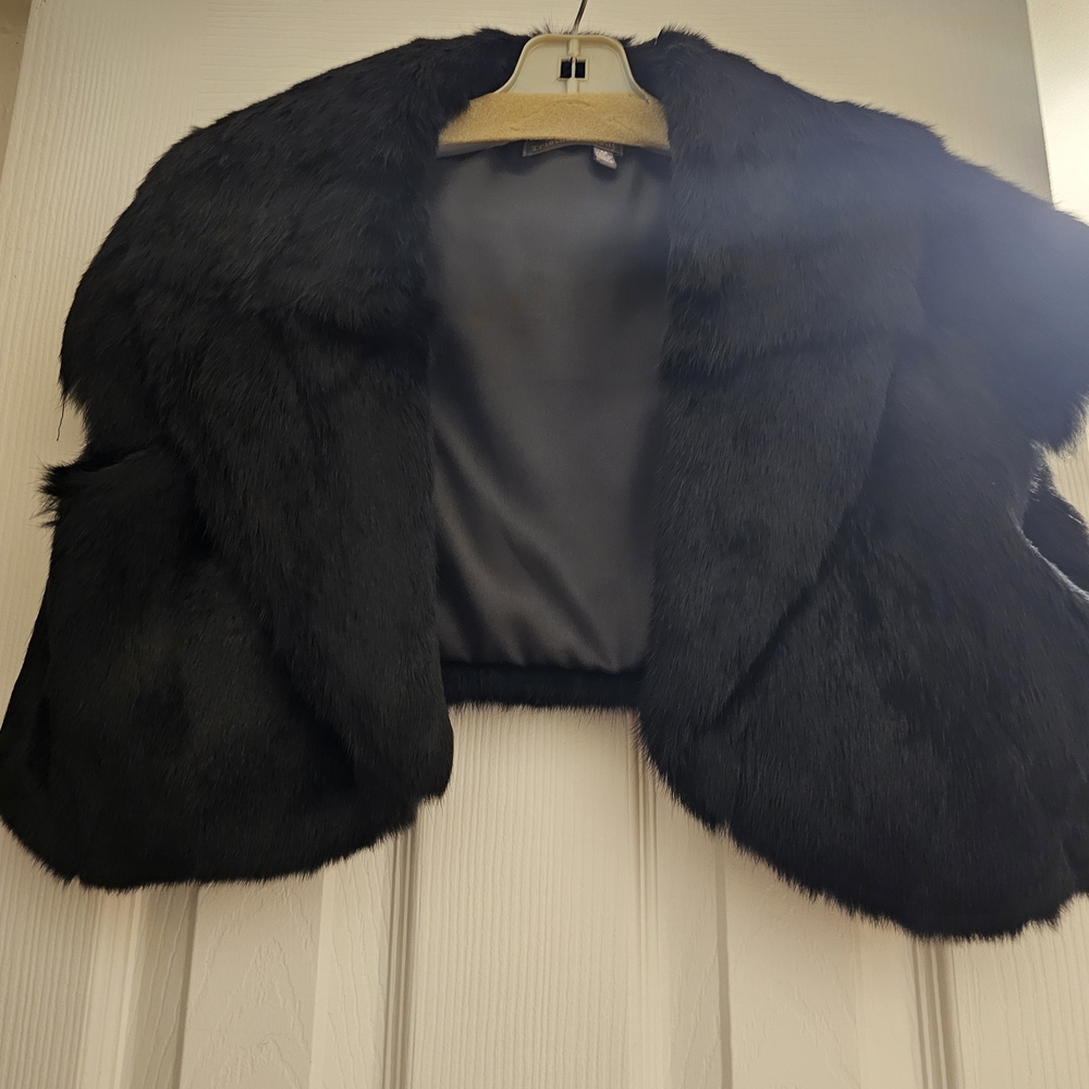 Elegant Black Genuine Fur Bolero